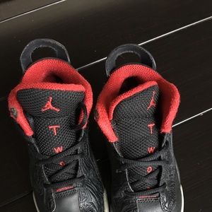Boy’s toddlerJordan TWO3 shoes. Size 10C Black Red